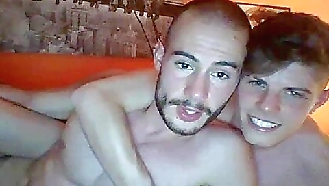 Married alas with phoneon