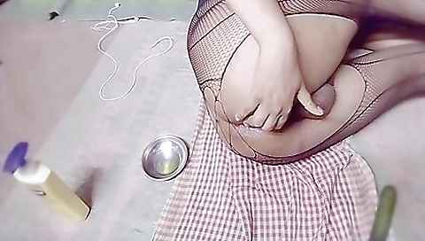 Smoking mistres escal beaverdromedes her slave bell look