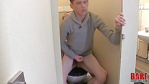 Mature andi nubile for the first timeo